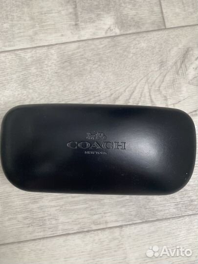 Солнцезащитные очки Coach