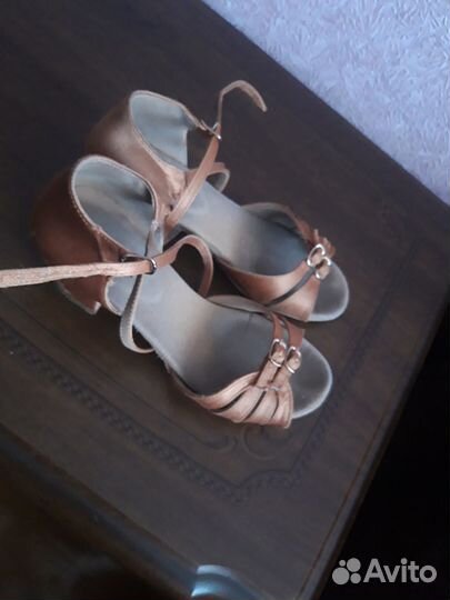 Одежда и обувь для бальных танцев для девочек