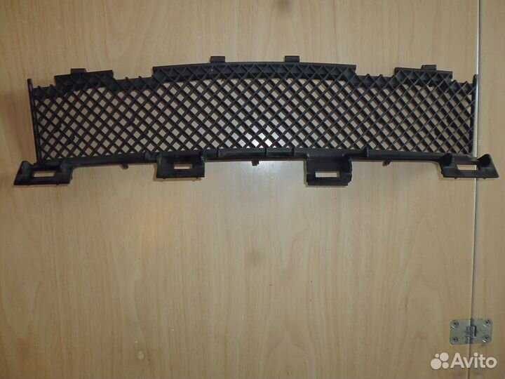 Решетка в бампер центральная Mercedes W202