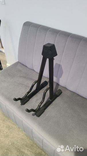 Подставка для электрогитары