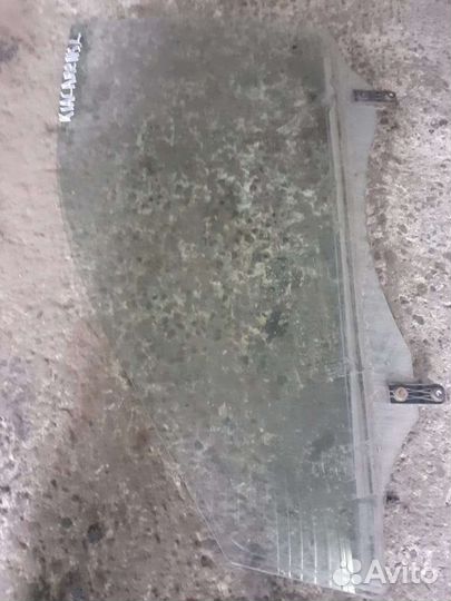 Стекло Kia Carens