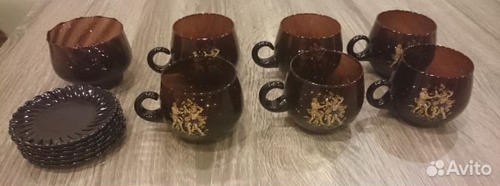 Чайный сервиз (набор посуды для чая)