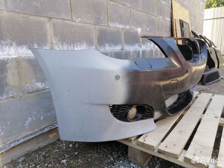 BMW 5-serie E60/E61 Бампер передний М-пакет