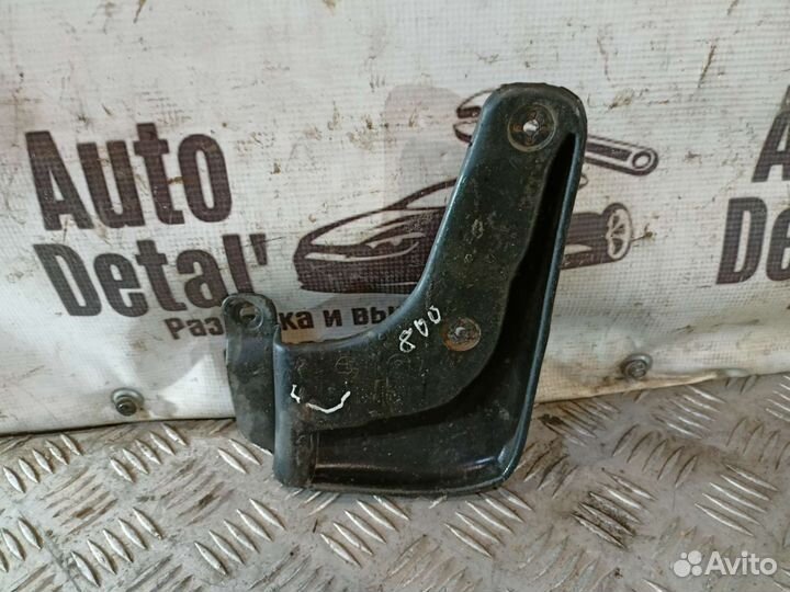 Брызговик передний левый Hyundai Elantra xd