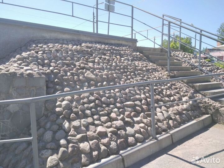 Камень булыжник