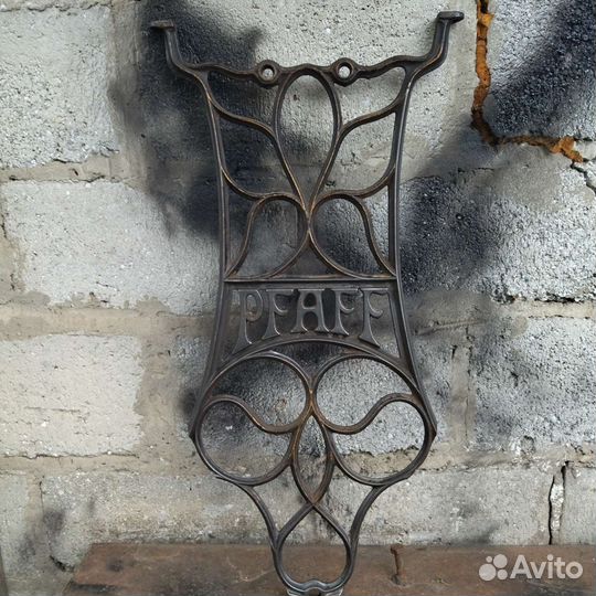 Чугунная станина от швейной машинки