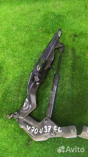 Петля капота Volvo V70 B5254T6