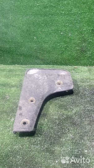 Брызговик задний левый Mitsubishi Lancer Cedia