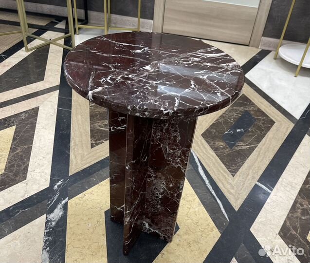 Столик из мрамора