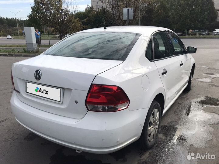 Volkswagen Polo 1.6 МТ, 2012, битый, 155 682 км