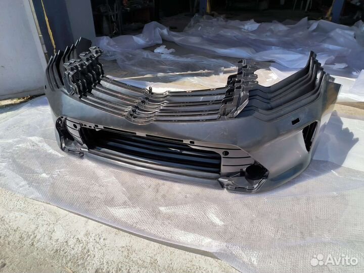 Передний бампер toyota camry 55
