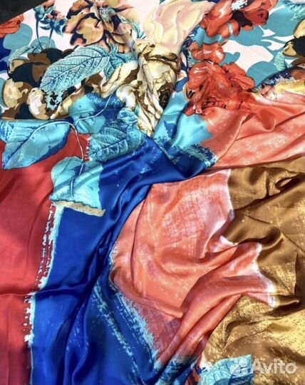 Платок шаль шарф от Dolce & Gabbana палитра