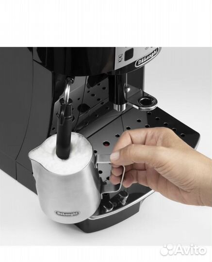 Кофемашина автоматическая Delonghi ecam22.105.B