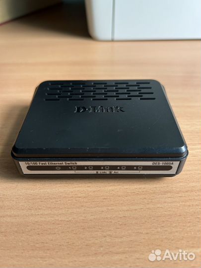 Коммутатор D-Link DES-1005A