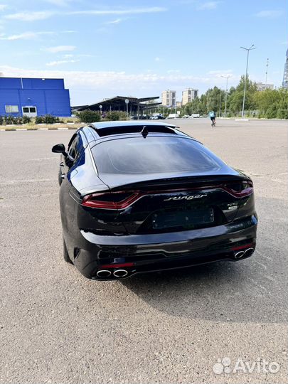 Kia Stinger 2.0 AT, 2018, 124 400 км