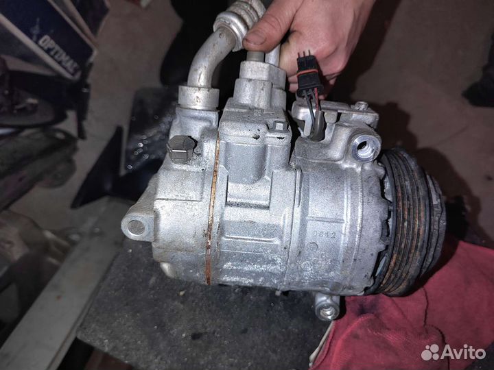 Компрессор кондиционера Mercedes A0008301401