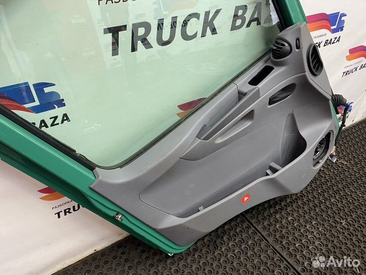 Дверь передняя левая в сборе