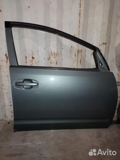 Дверь передняя правая Toyota Prius 2 NHW20