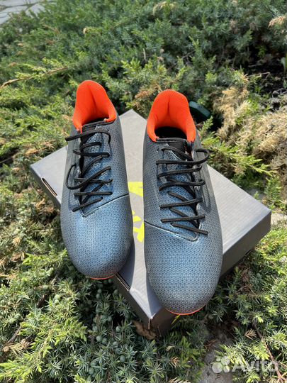 Футбольные бутсы