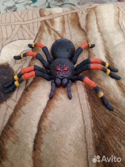 Игрушка паук