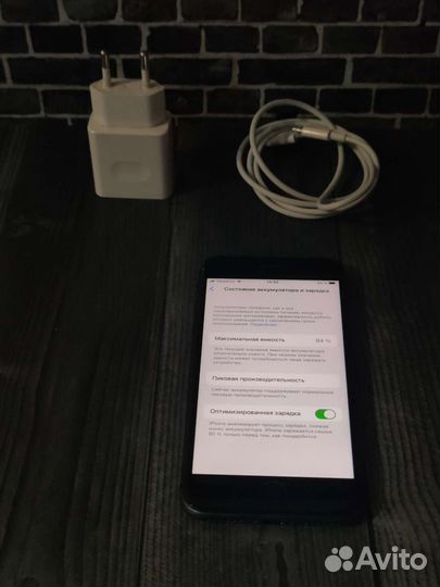 Телефон iPhone 8 64 gb Идеальный