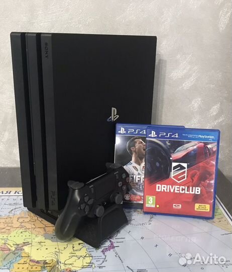 Playstation 4 Pro 1T (7208B) + Fifa 18, Driveclub