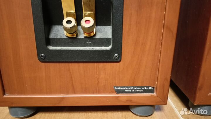 Акустические колонки JBL E80