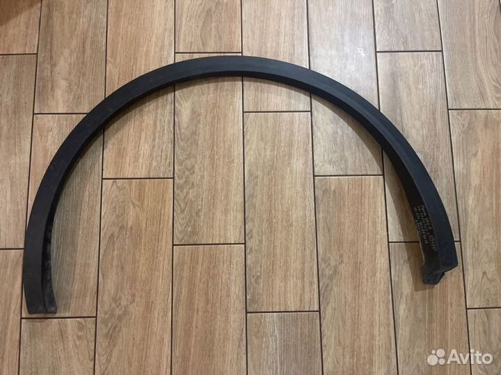 Накладка крыла задняя правая Volkswagen Touareg 3