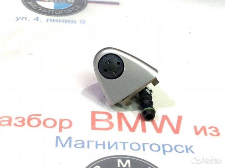 Форсунка омывателя фары правая Bmw X5 E53 M54B30