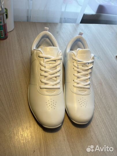 Кроссовки для чирлидинга