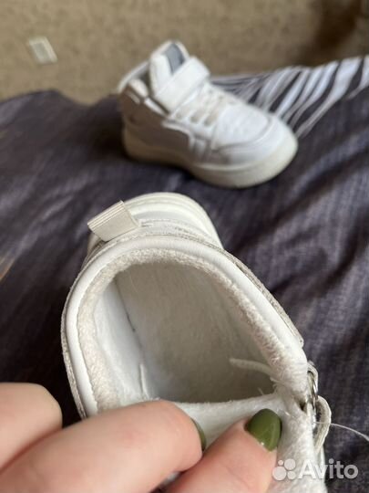 Кроссовки детские 24 размер