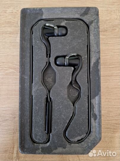 Наушники беспроводные Plantronics BackBeat GO 2