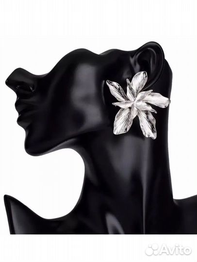 Серьги 5 пар, браслеты