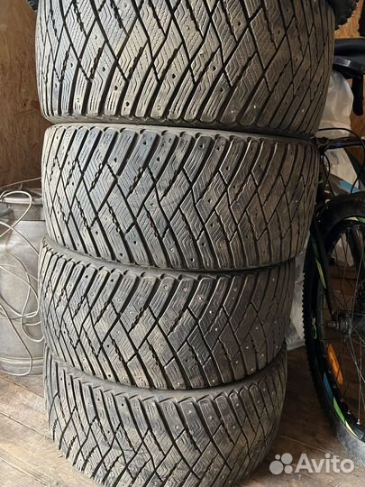 Goodyear Ultragrip Ice Arctic 245/40 R18 97T