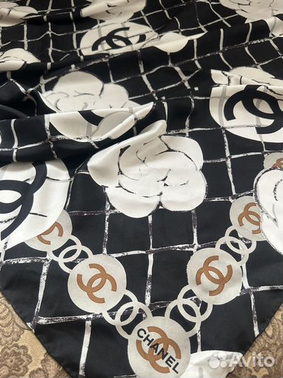 Шелковый платок chanel