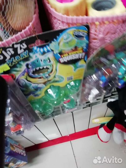 Игрушка Гуджитсу тянучка со скелетом траш