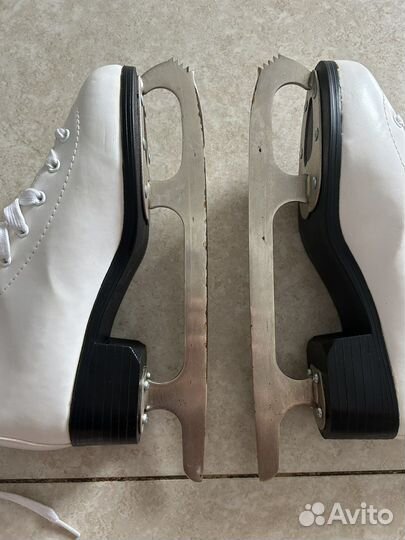 Коньки фигурные женские 39 размер