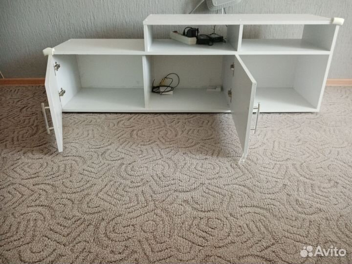 Полка апод телевизор белая