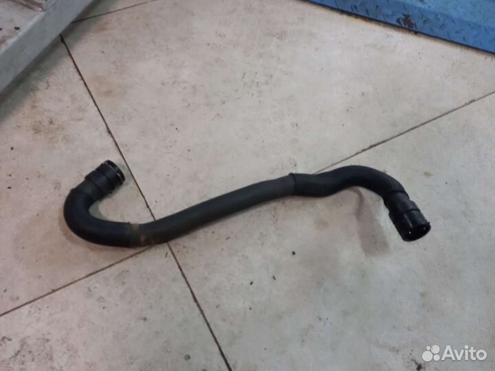 Трубка охлаждения двигателя Volvo XC60 d5244t10