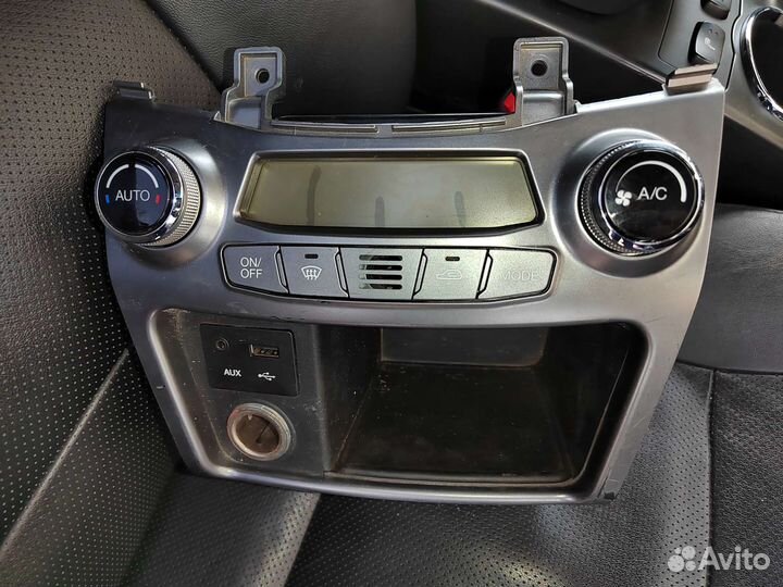 Блок управления климатом ссангенг actyon new