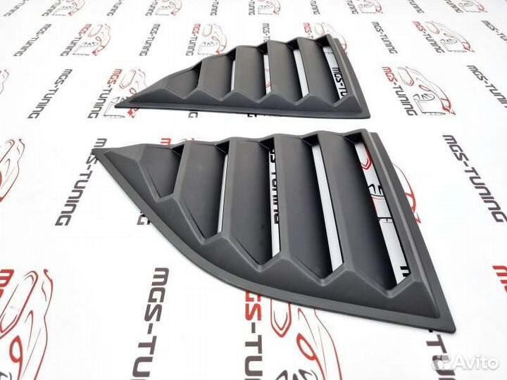 Жабры на задние форточки Dodge Challenger