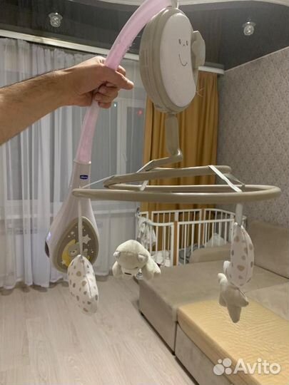 Мобиль в кроватку chicco