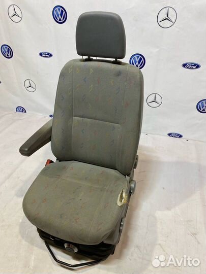 Сиденье переднее левое Volkswagen Crafter 2008