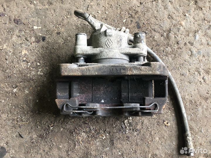 Renault fluence Суппорт