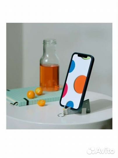 Брелок- подставка для смартфона Икеа