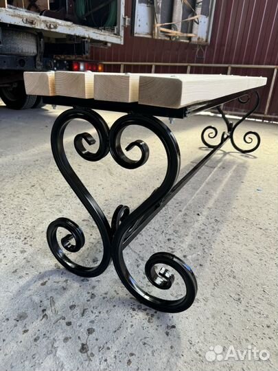 Кованая лавочка