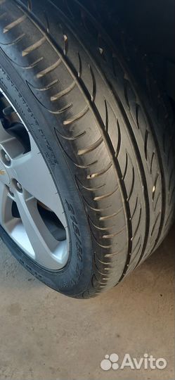 Pirelli P Zero Nero 215/50 R17