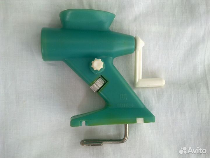 Мясорубка, утюг, игрушки с клеймом, СССР