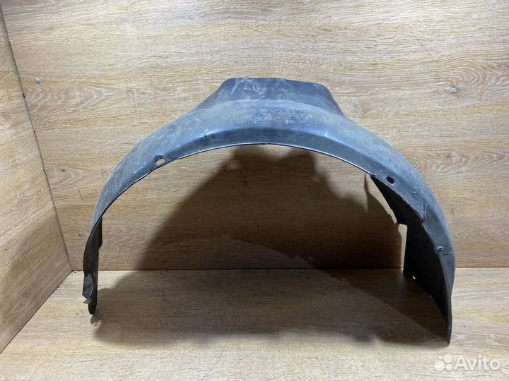 Подкрылок передний правый VW Golf 3 170412