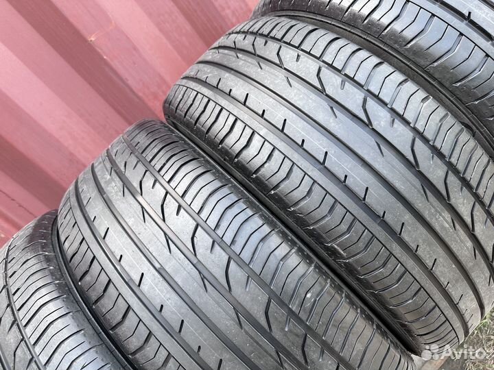 Continental ContiPremiumContact 2 215/55 R18 95H
